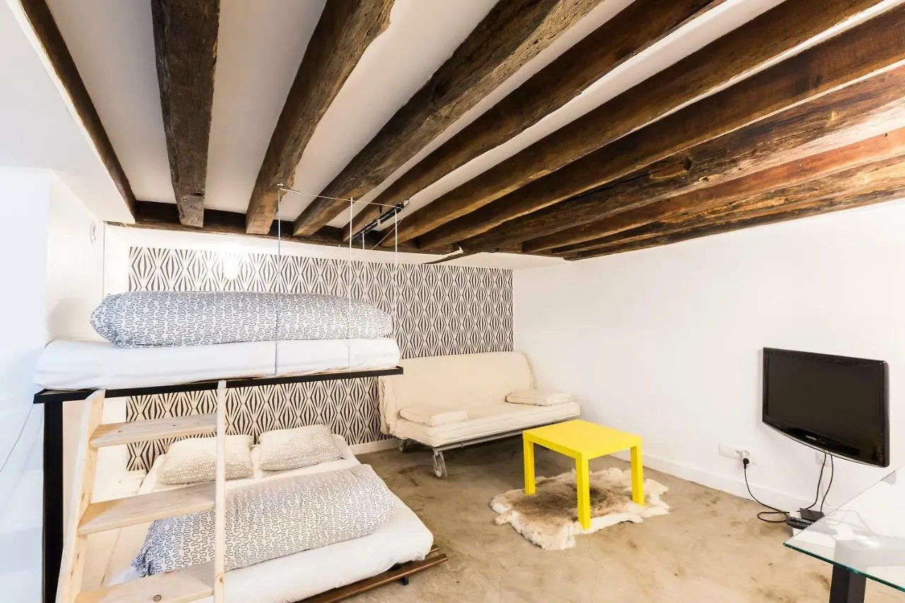 Apartment Charming 20m² Near Le Marais Paris