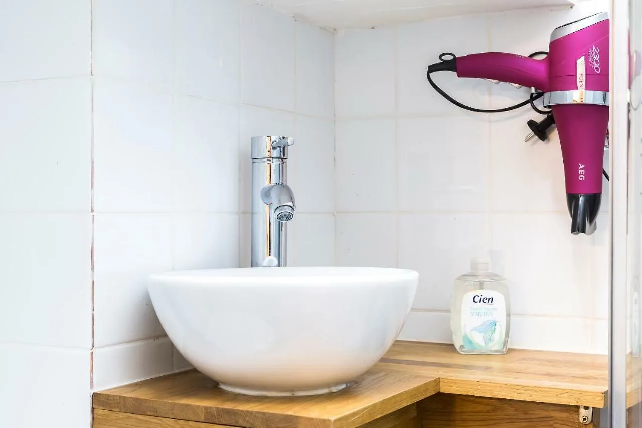 Charming 20m² Near Le Marais * باريس